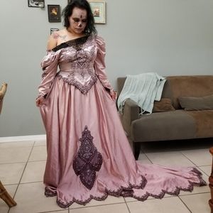 Costume dress